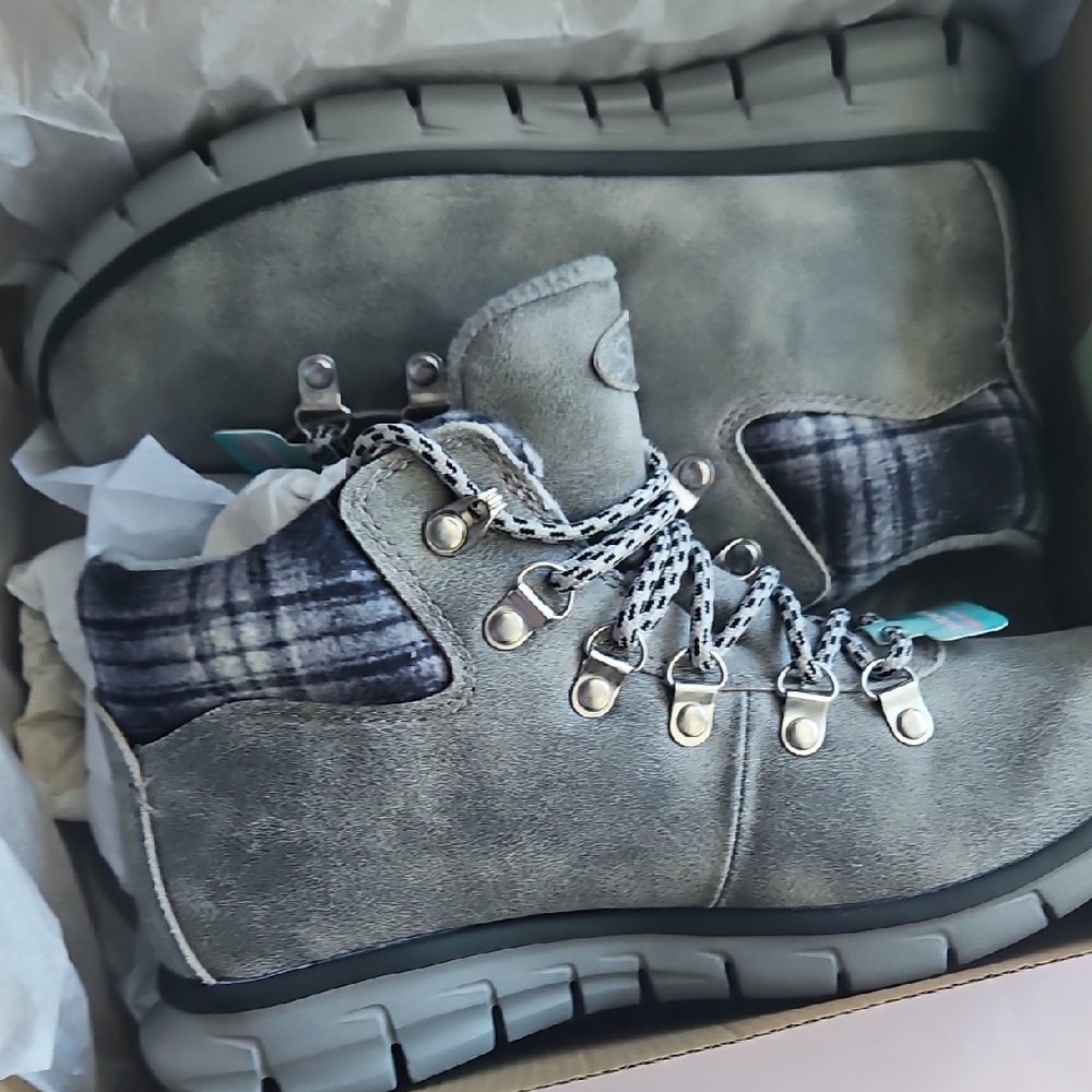 Skechers Warm Tech Memory Foam Ankle Boot Sz.6